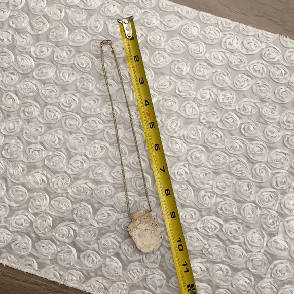 Stone pendant necklace - Picture 2 of 2